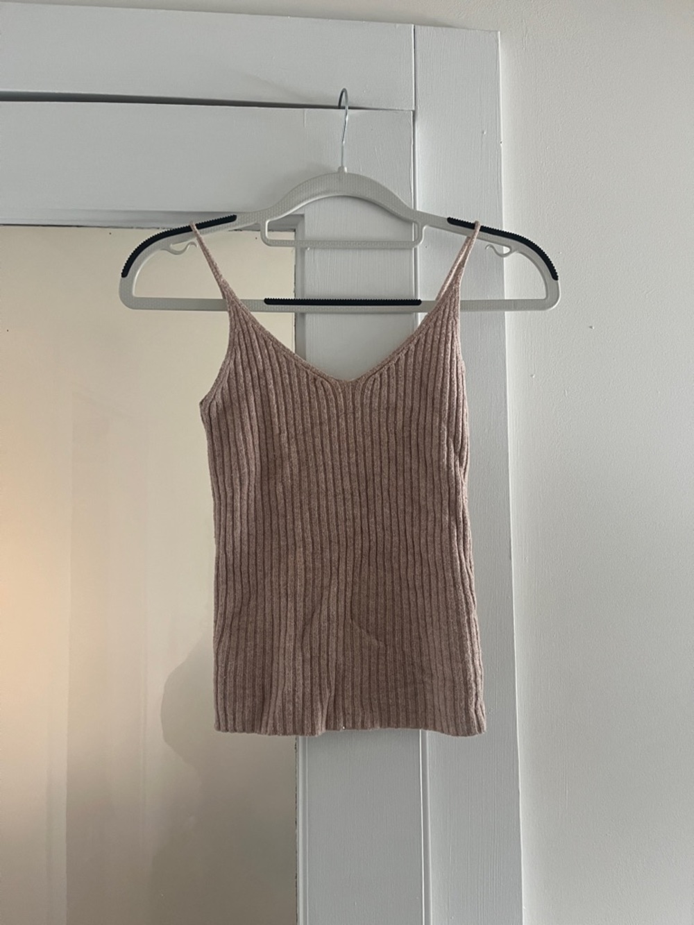 American Eagle Ribbed V-Neck Knit Cami Tank Top - Dusty Pink